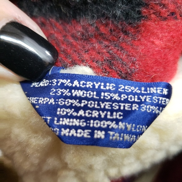 NorthernSummit Vintage Faux Fur Lined Flannel Vest - Picture 5 of 5